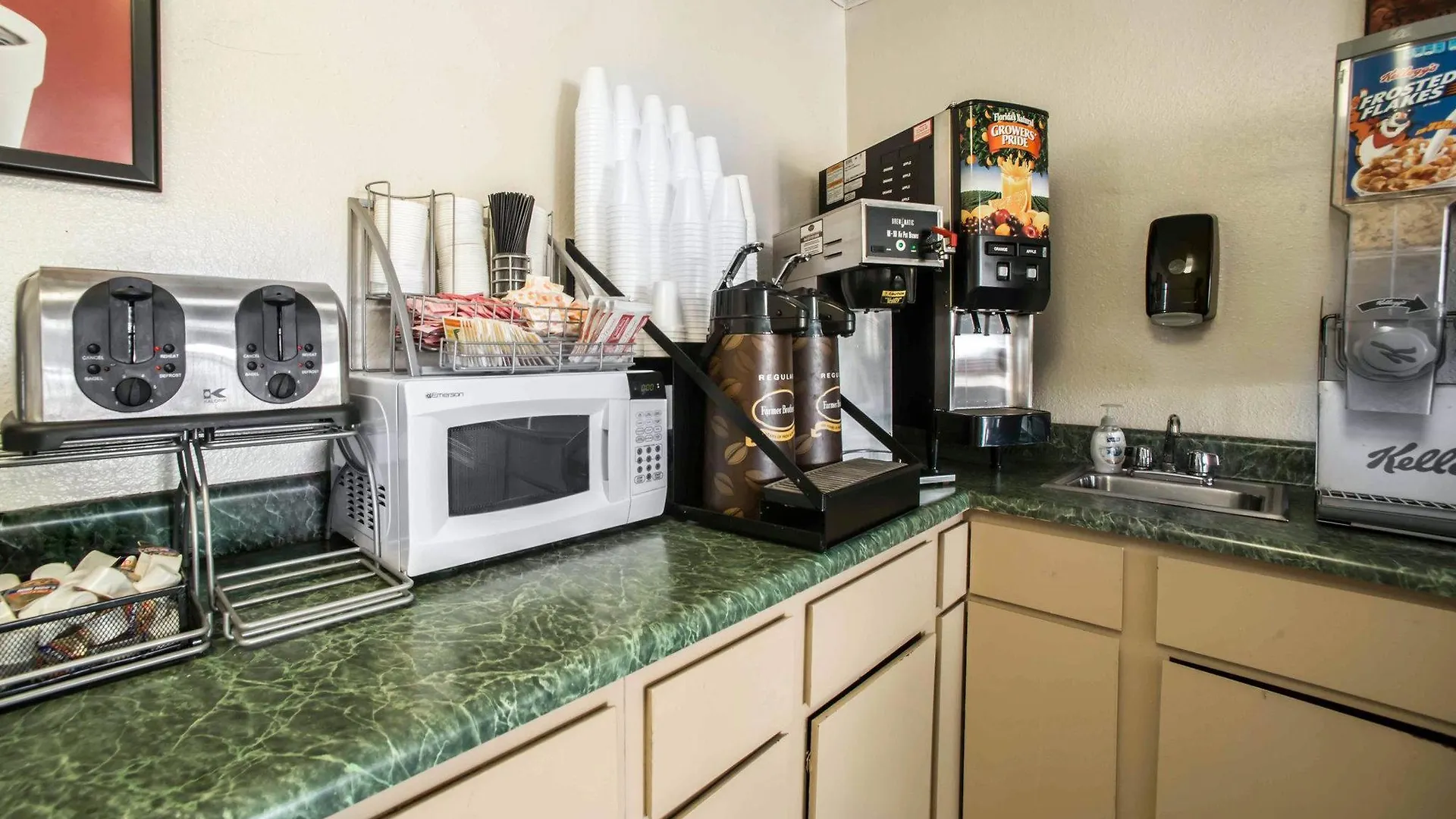 Econo Lodge Sacramento Convention Center 0*,  United States