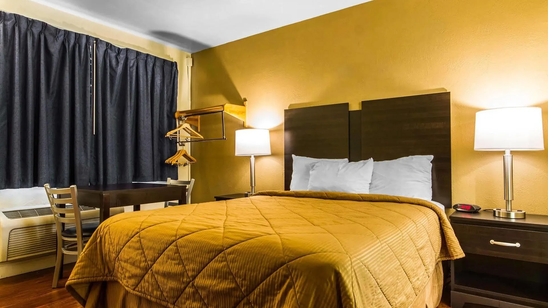 Econo Lodge Sacramento Convention Center